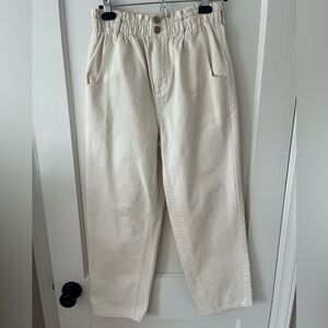 UNIVERSAL THREADS Cream High-Waisted paperbag Pants relaxed fit slight barrel 28